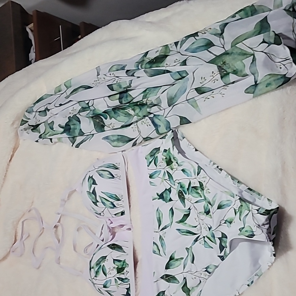 Leaf Print Bikini Set with Cover-Up - Picture 2 of 2